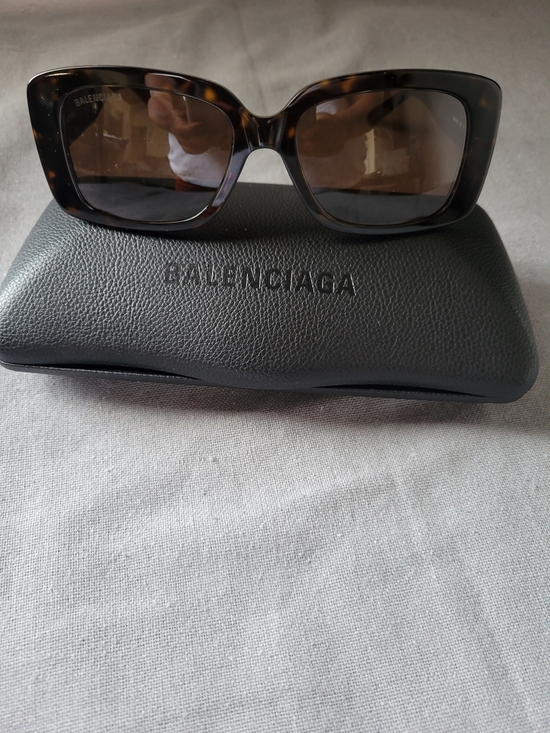 Balenciaga Women\'s Tortoise Square Sunglasses - Brown Gradient Lenses Unisex main image 12